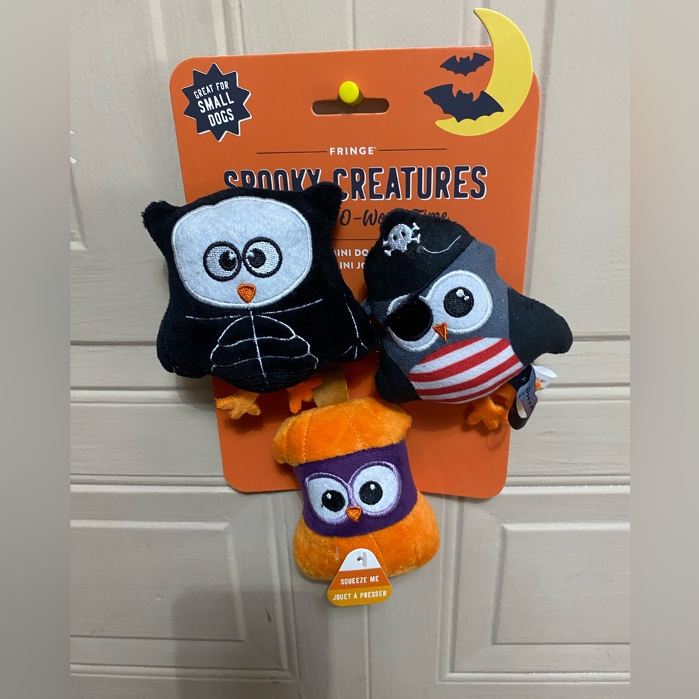 - - Fringe  Spooky Creatures Set Of 3 Little Toys With Squeaker.